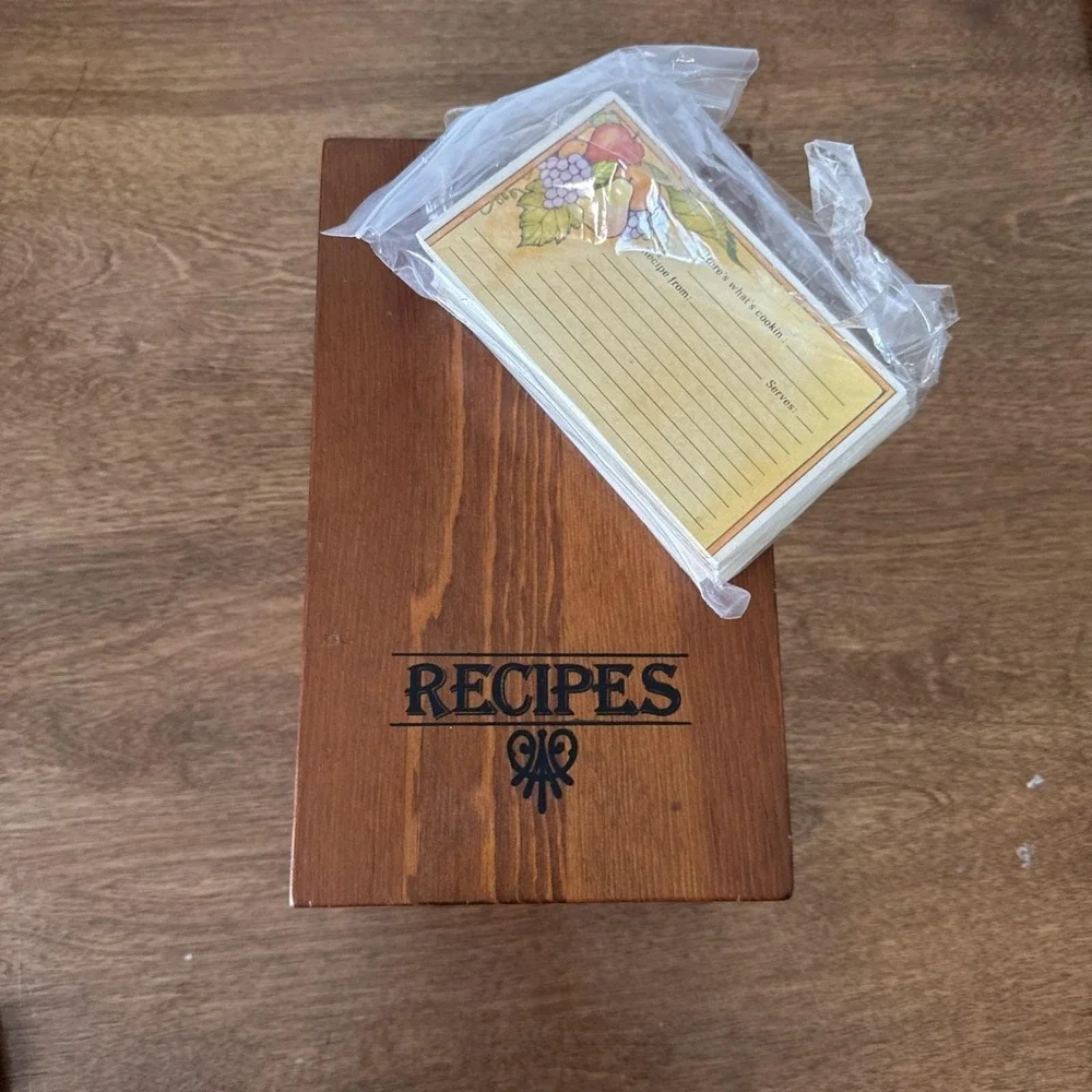 Vtg Wooden MCM Country Farmhouse 3 Section Divided Card File Recipe Box w Cards